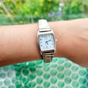 Classic Alphine Quartz Stretch Watch